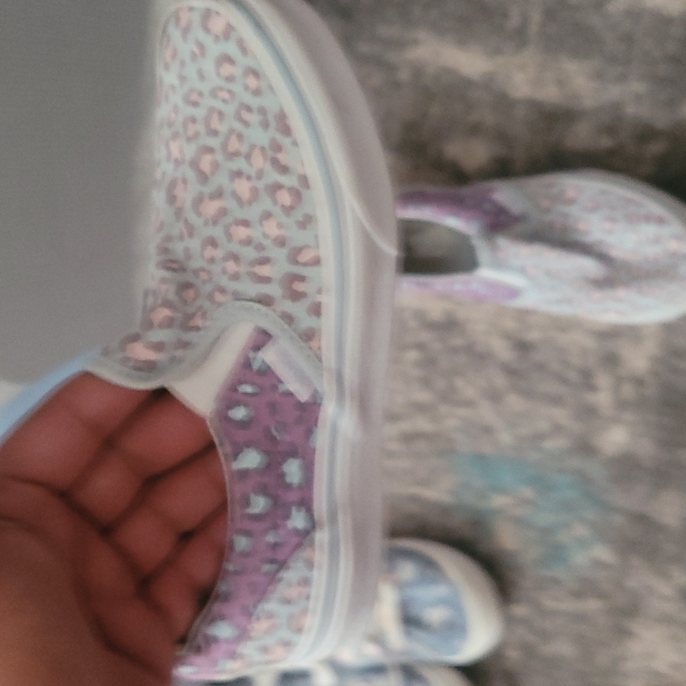Vans - Picture 2 of 3